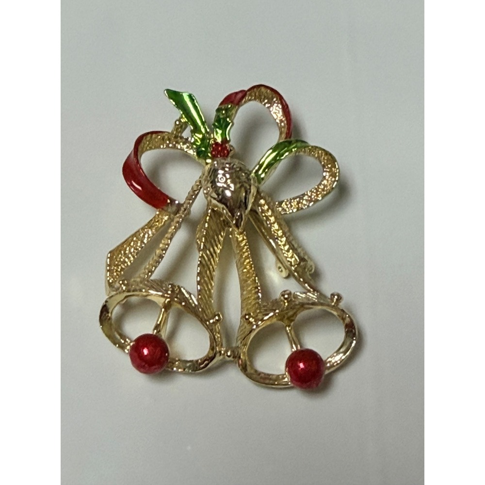 Gerrys Vintage Christmas Bells Brooch Gold Tone Red Green Enamel Holiday Pin